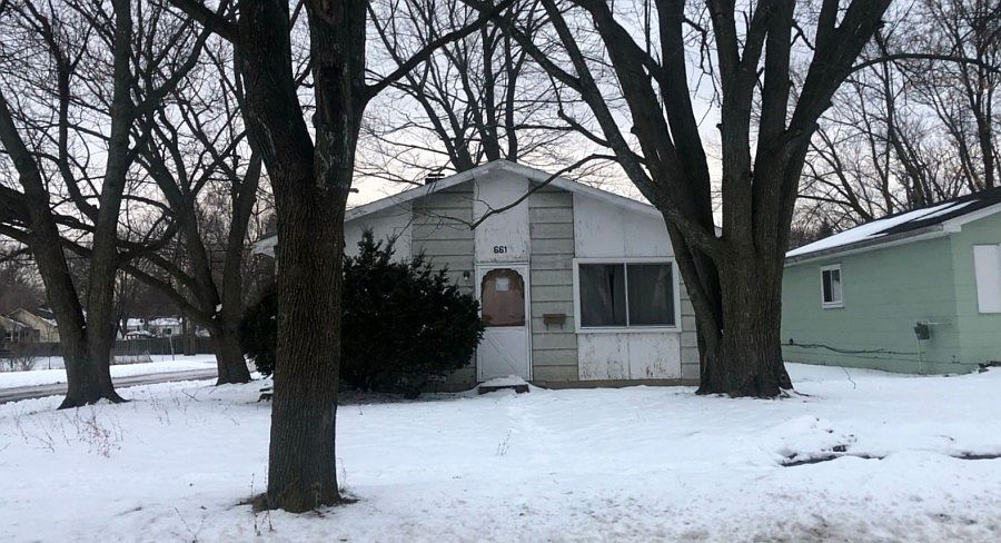 1st image of 661 Emerson Ave #17