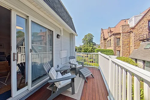 364 Bellevue Ave Photo 1