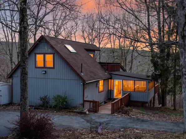 170 Dover Dr, Bushkill, PA 18324