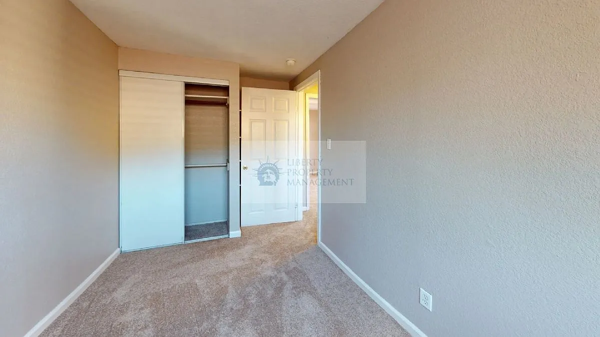 2 bed, 650 sqft, $1,595 — Photo 4