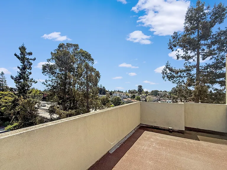 Diamond Terrace — Photo 35