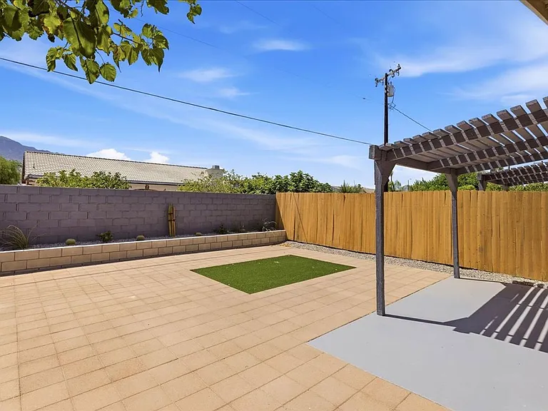 31601 Avenida Maravilla — Photo 25