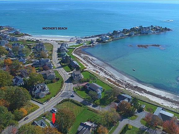 Two minute walk to Mothers Beach, a perfect view from the deck