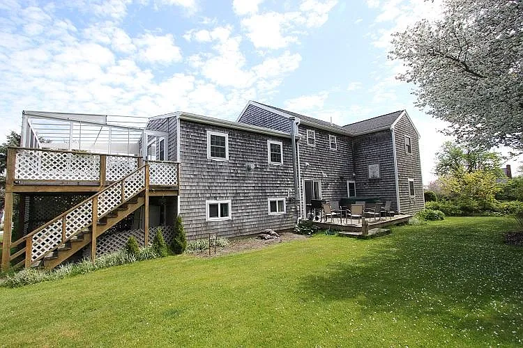 36 Wood Ave — Photo 3