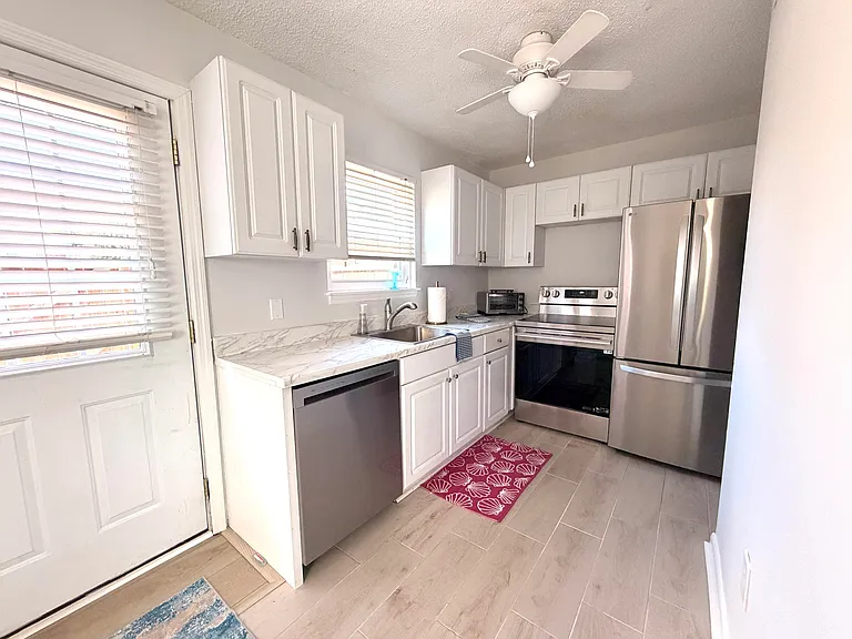 415 Parkdale Dr #6A — Photo 4