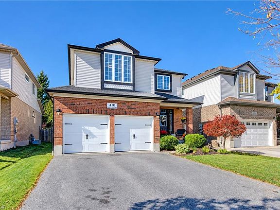 2nd image of 410 Sandy Cove Cres