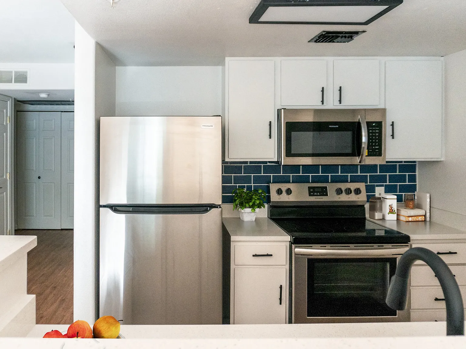 Skyline Apartments — Photo 3