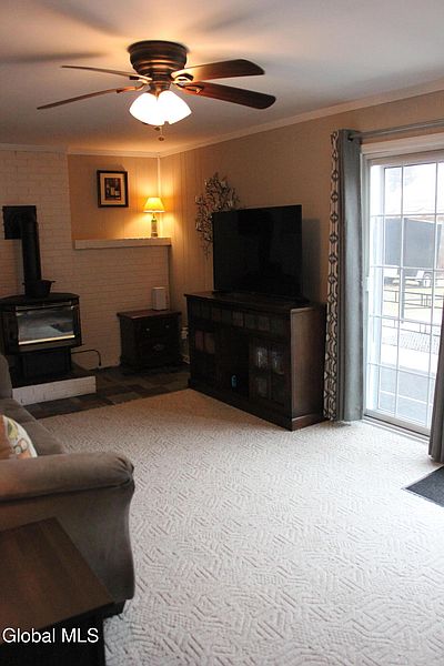 5th image of 36 Ellendale Avenue