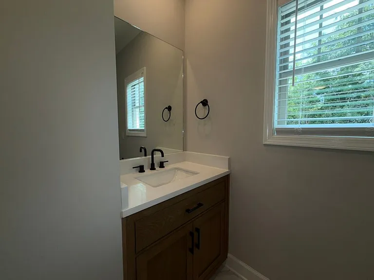 16 Lakeview — Photo 21