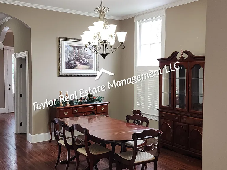 1100 N Montgomery Ave — Photo 9