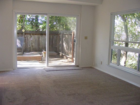 3rd image of 447 Alamo Creek Ct