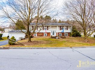 75 View Ln, Jersey Shore, PA 17740