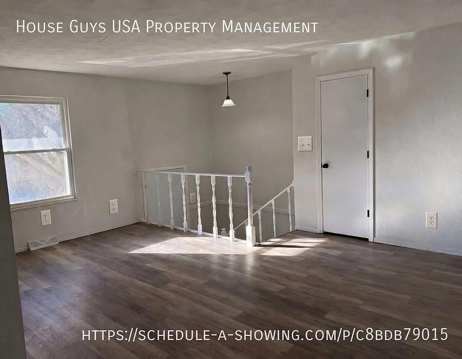 Building Photo - 2903 S Tepee Ave
