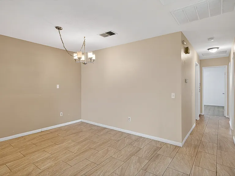 2051 Sycamore Ct — Photo 9