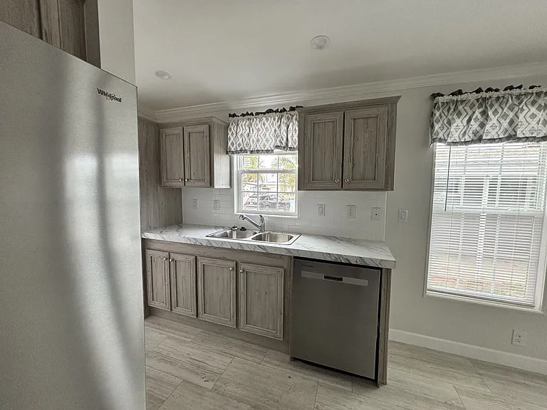 28 Nyborg Ave #28 — Photo 6