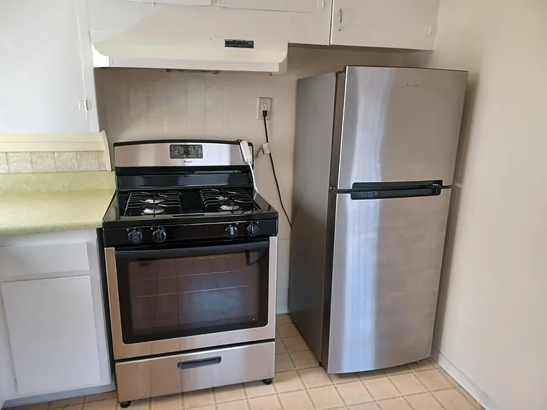 720 Chamberlain Ave — Photo 4