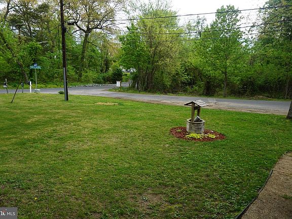 2nd image of 8097 Forest Glen Dr