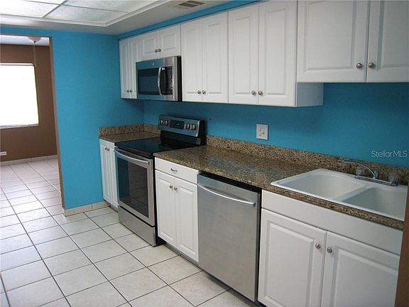 5th image of 6414 N Clark Ave