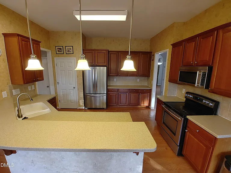 606 Lyon Tree Ln — Photo 7