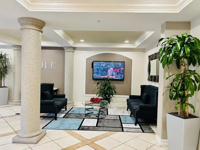 2 bed, 2.0 bath, 1240 sqft, $2,600 — Photo 2