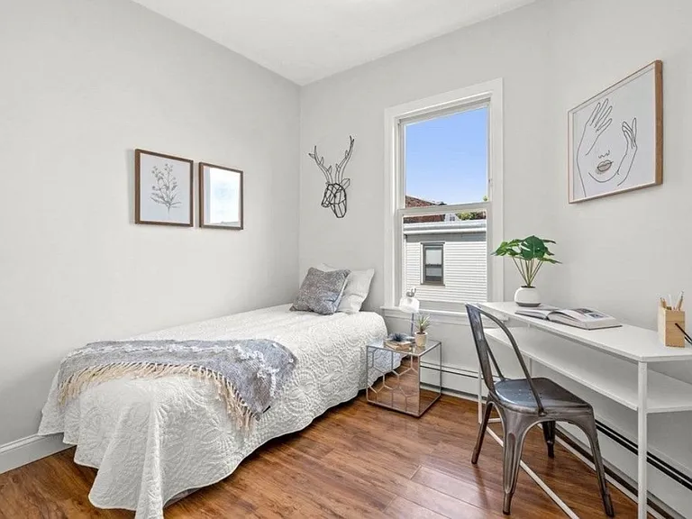219 Marion St #3 — Photo 13