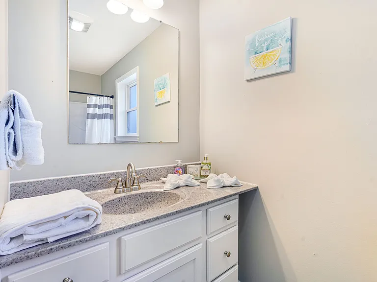 12 Epping Ave #1 — Photo 23