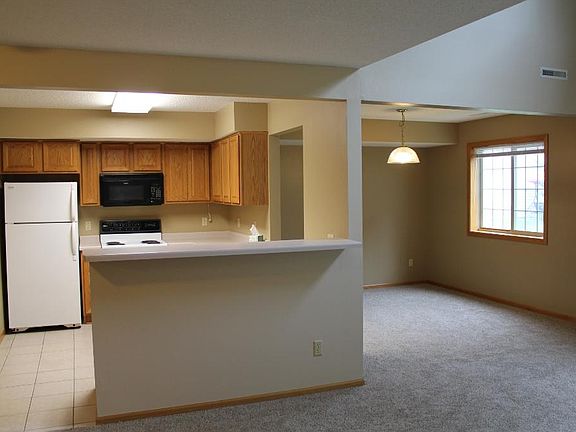 4th image of 682 Monn Ave