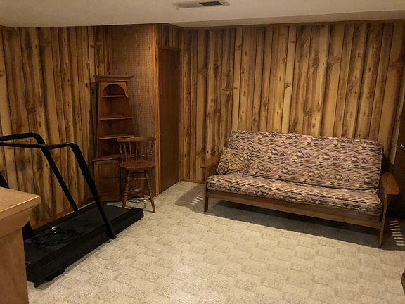 work out room  / game room