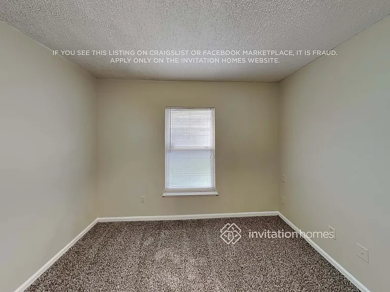 9713 Peabody Dr N — Photo 13