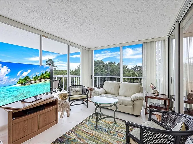 5501 Heron Point Dr #204 — Photo 2
