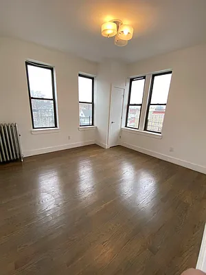 Rented by City Prime Commercial Realty  | media 6