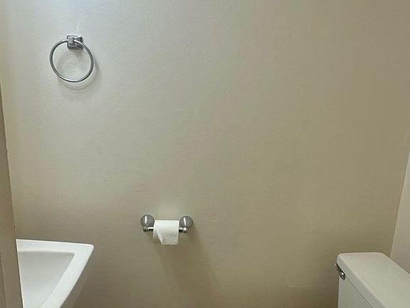 5th image of 1041 Woods Ferry Rd APT 3