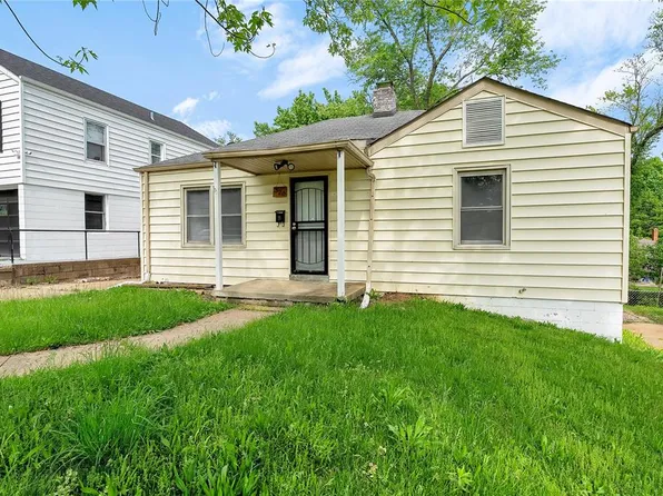 320 Millman Dr, Saint Louis, MO 63135