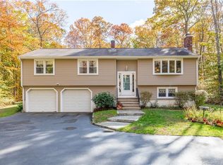 26 Round Hill Rd, Guilford, CT 06437