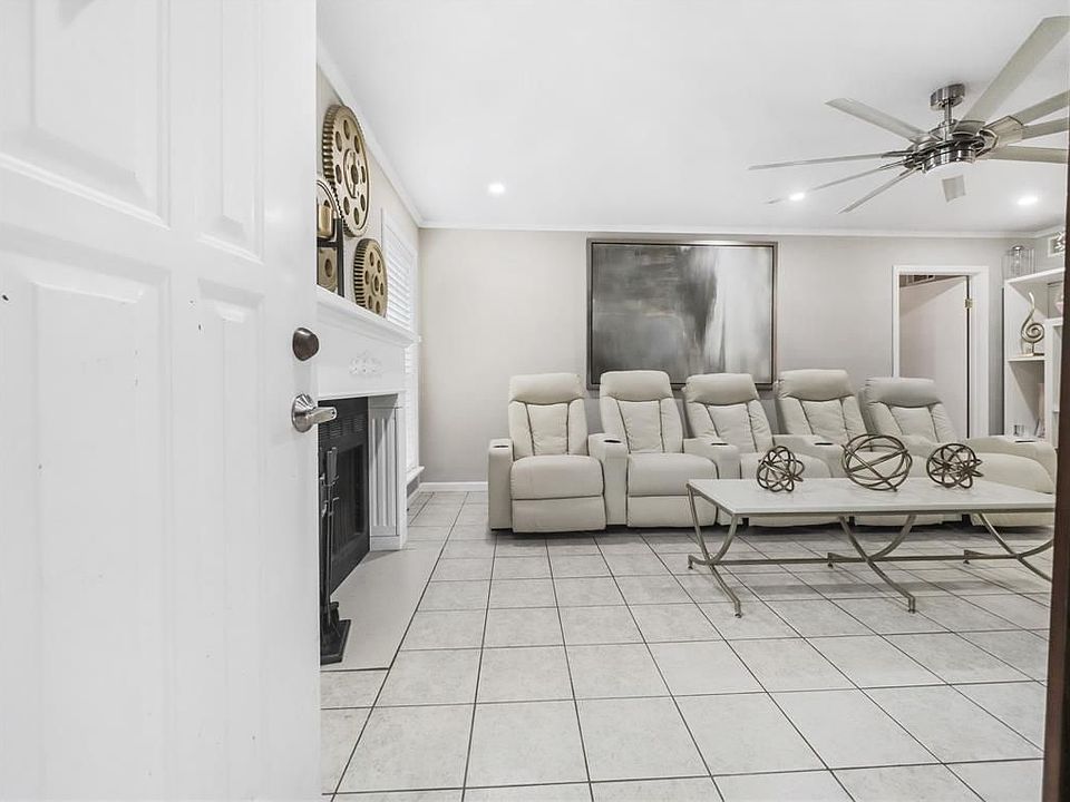 1st image of 7400 Bellerive Dr APT 605