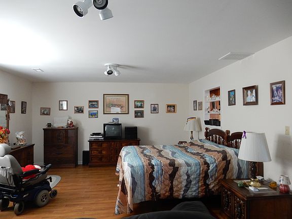 Bonus room or Bedroom