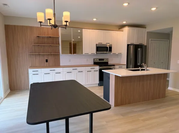 3567 Canal Square Dr, New Haven, IN 46774