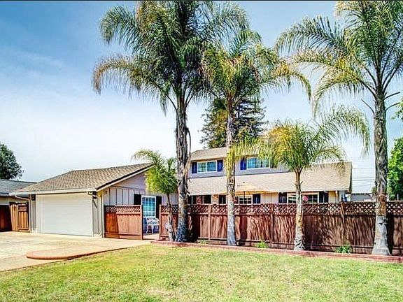 2nd image of 2809 Evergreen Way