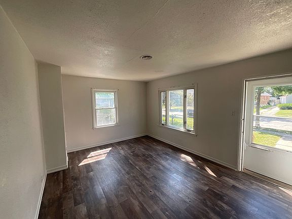 3rd image of 4422 N 30th St
