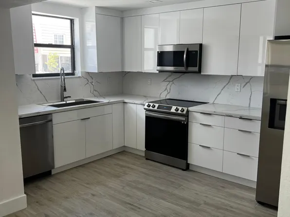 940 W 79th Pl, Hialeah, FL 33014