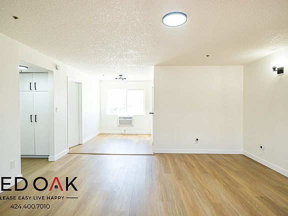 3rd image of 13910 Sayre St #20
