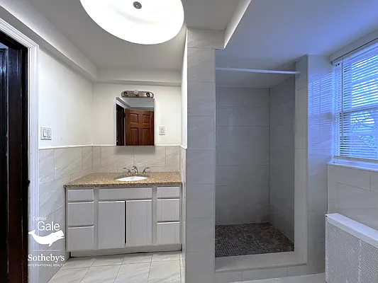 Rented by Daniel Gale Sotheby's International Realty | media 18