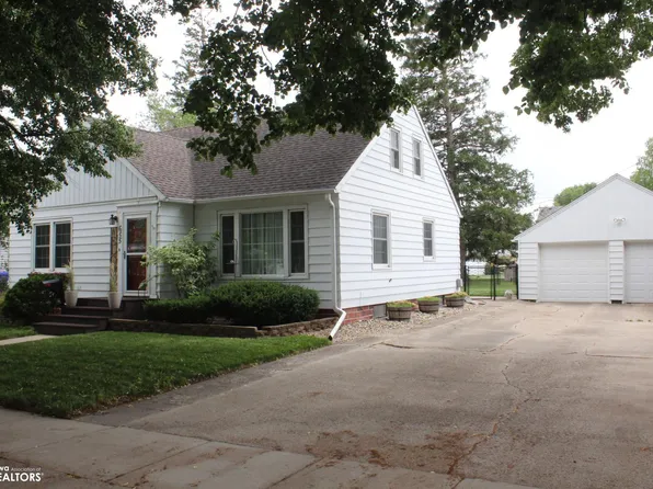 655 W 7th St, Garner, IA 50438