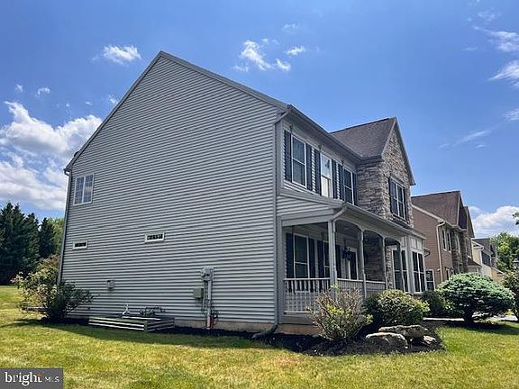 3rd image of 2471 Raleigh Rd