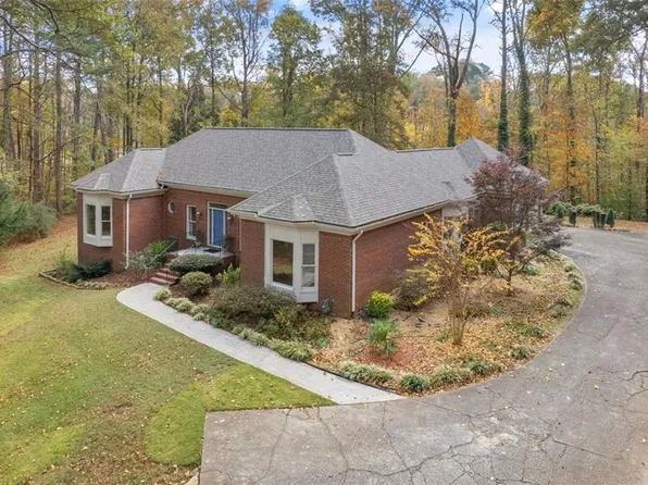 5768 Lost Grove Dr NW, Lilburn, GA 30047