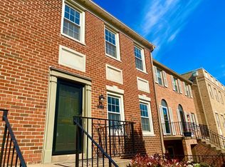 3277B Sutton Pl NW, Washington, DC 20016