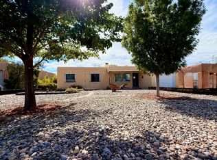 1333 Lafayette Dr NE, Albuquerque, NM 87106