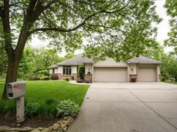 2244 Golf View Dr, River Falls, WI 54022