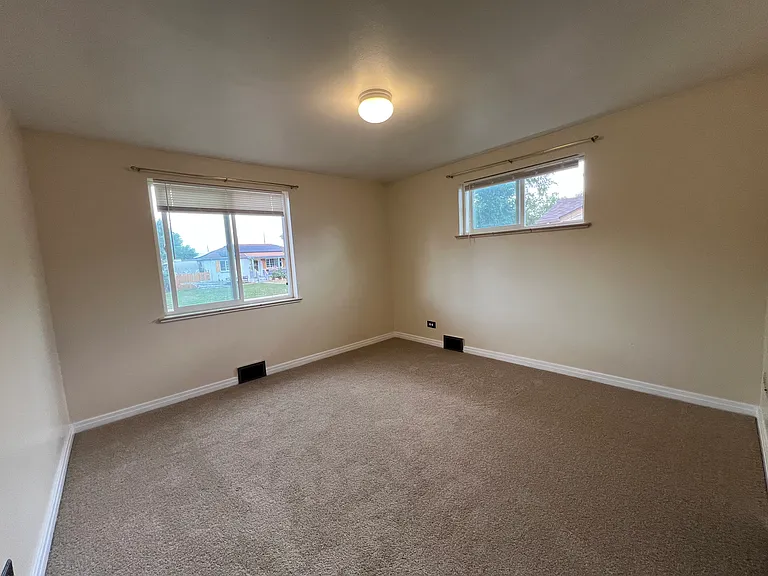 1328 S Beach Ct — Photo 23