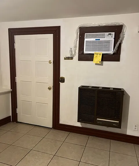 2434 Riverside Pl — Photo 2